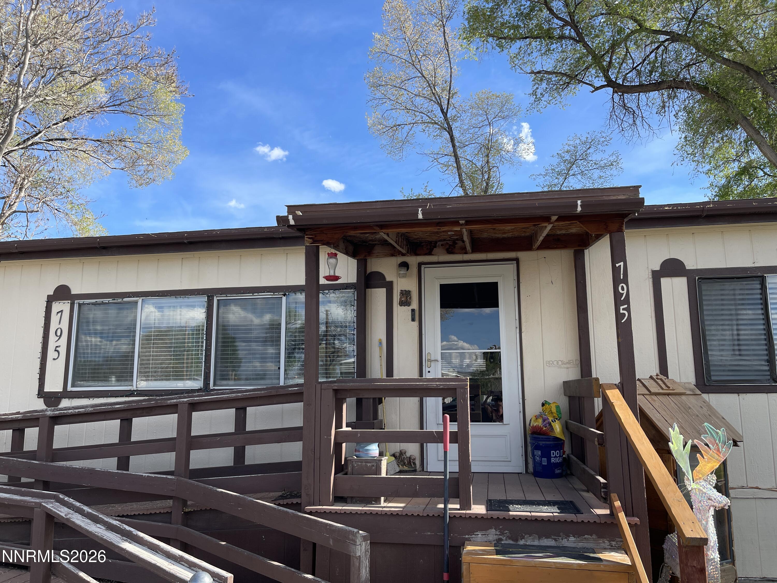795 16th Street Lovelock, NV 89419 - Photo 3 of 28 front view of a house with a large window
