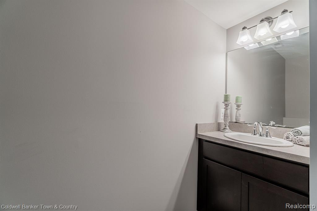 3179 Eastern Avenue Rochester Hills, MI 48307 - Photo 47 of 55