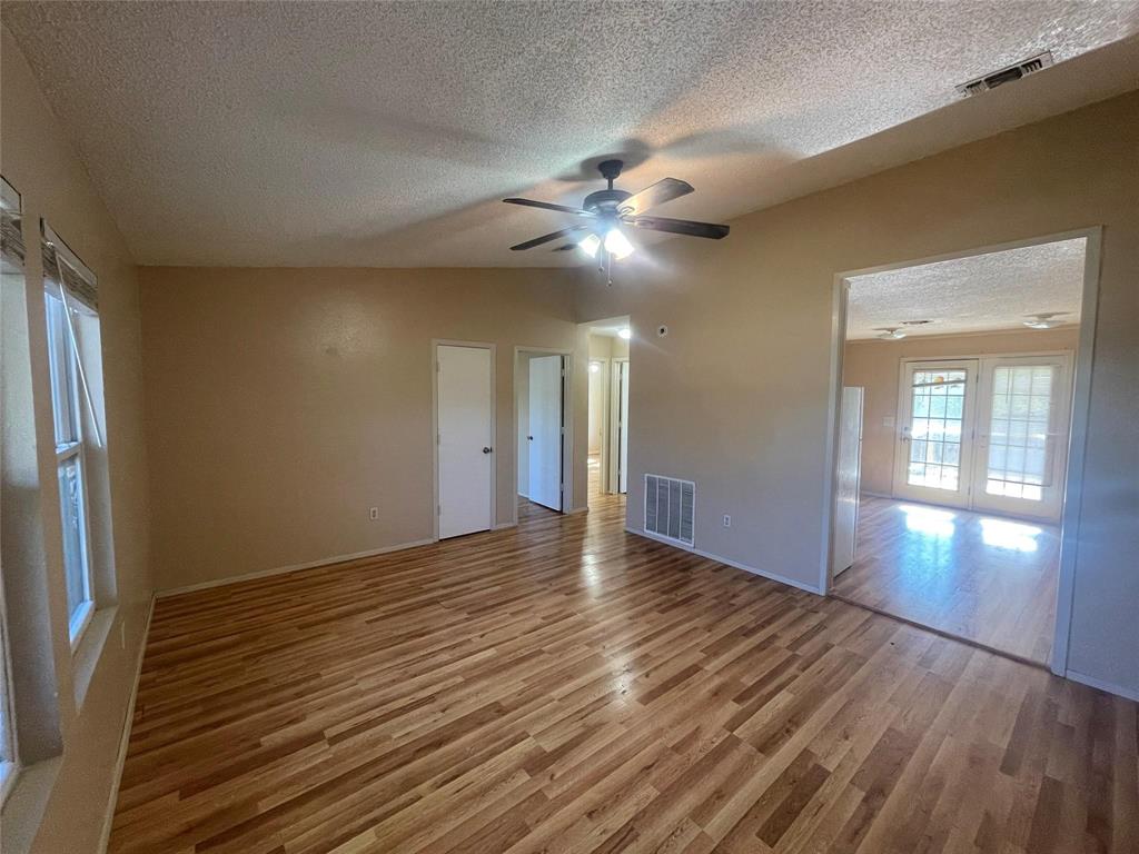 4217 Quail Ridge Court Granbury, TX 76049 - Photo 2 of 7