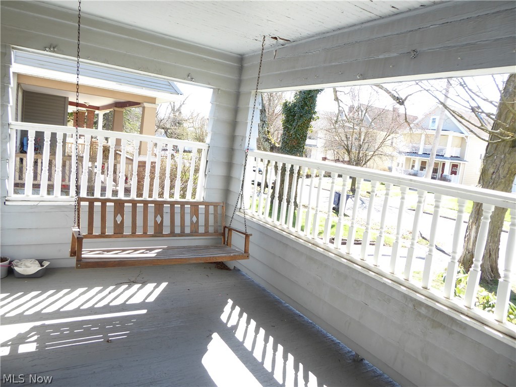 2179 Edgewood Road Cleveland, OH 44118 - Photo 4 of 41