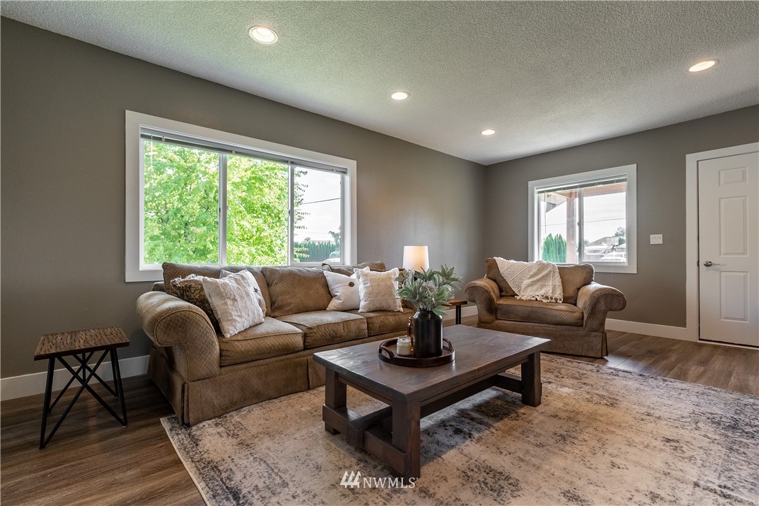 8796 Vinup Road Lynden, WA 98264 - Photo 12 of 30 Gallery Image 12