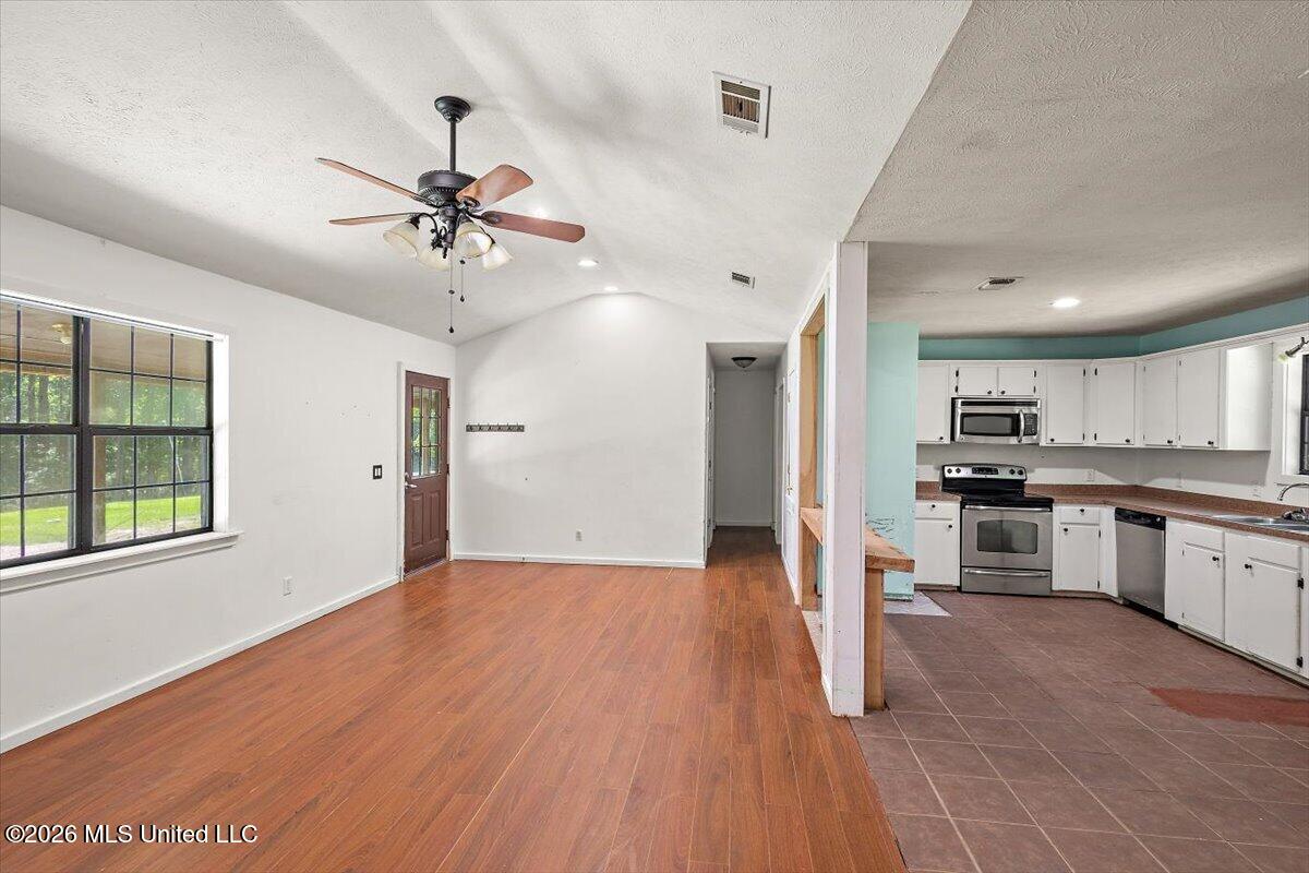 400 Cardinal Lane Carthage, MS 39051 - Photo 7 of 21 07-HTP_4297