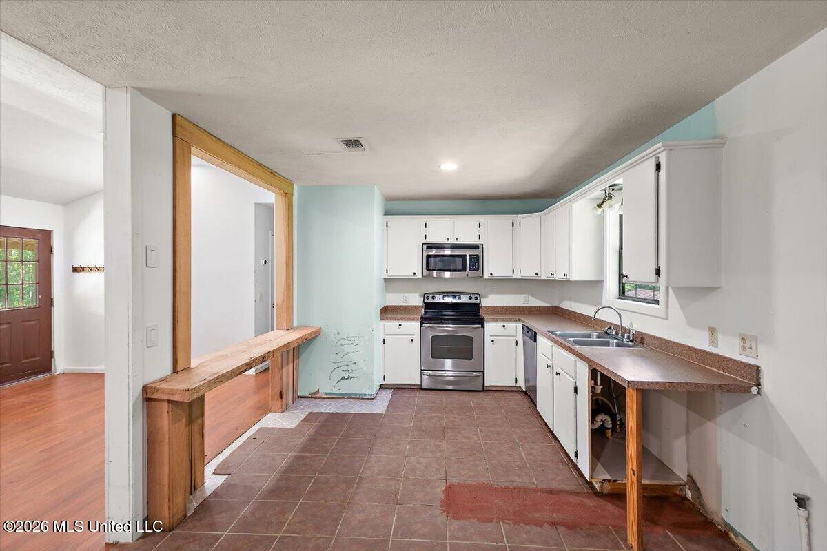 400 Cardinal Lane Carthage, MS 39051 - Photo 9 of 21 09-HTP_4303