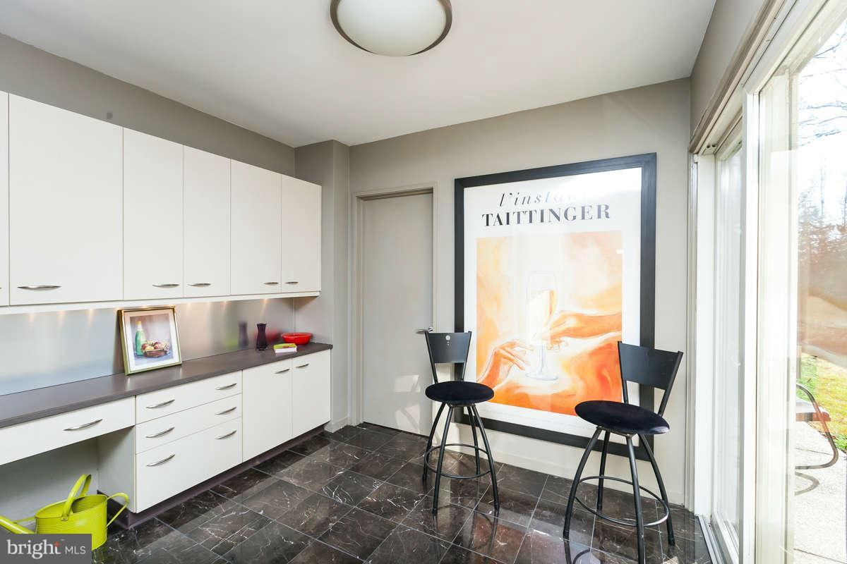 10 Springbriar Lane Baltimore, MD 21208 - Photo 6 of 29 Kitchen