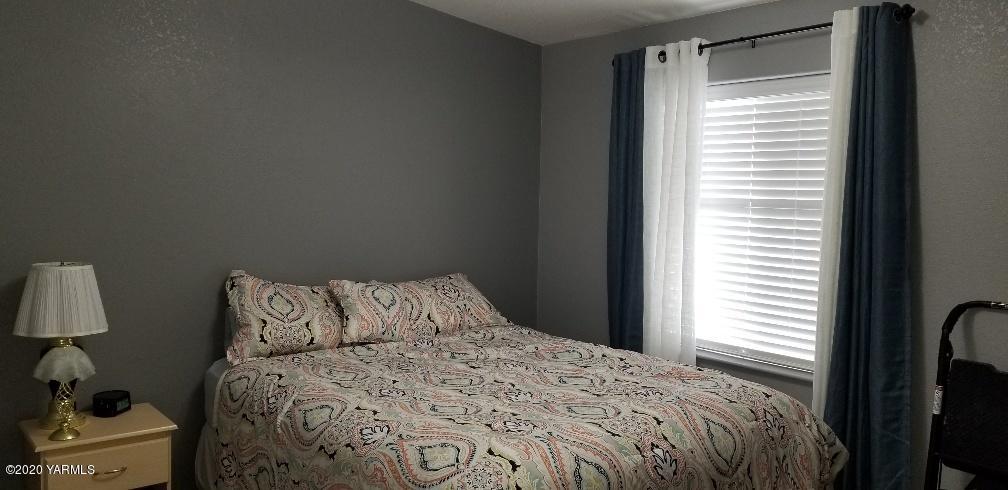 9851 Mieras Road Yakima, WA 98901 - Photo 17 of 27 Bedroom #2