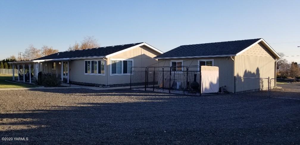 9851 Mieras Road Yakima, WA 98901 - Photo 23 of 27 Back Of The House & Garage