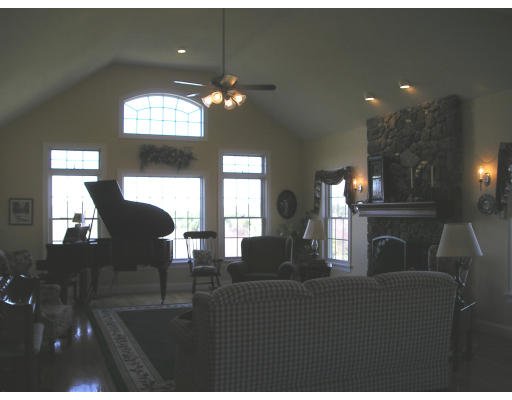 11 Peterson Road Palmer, MA 01069 - Photo 10 of 21 Gallery Image 10