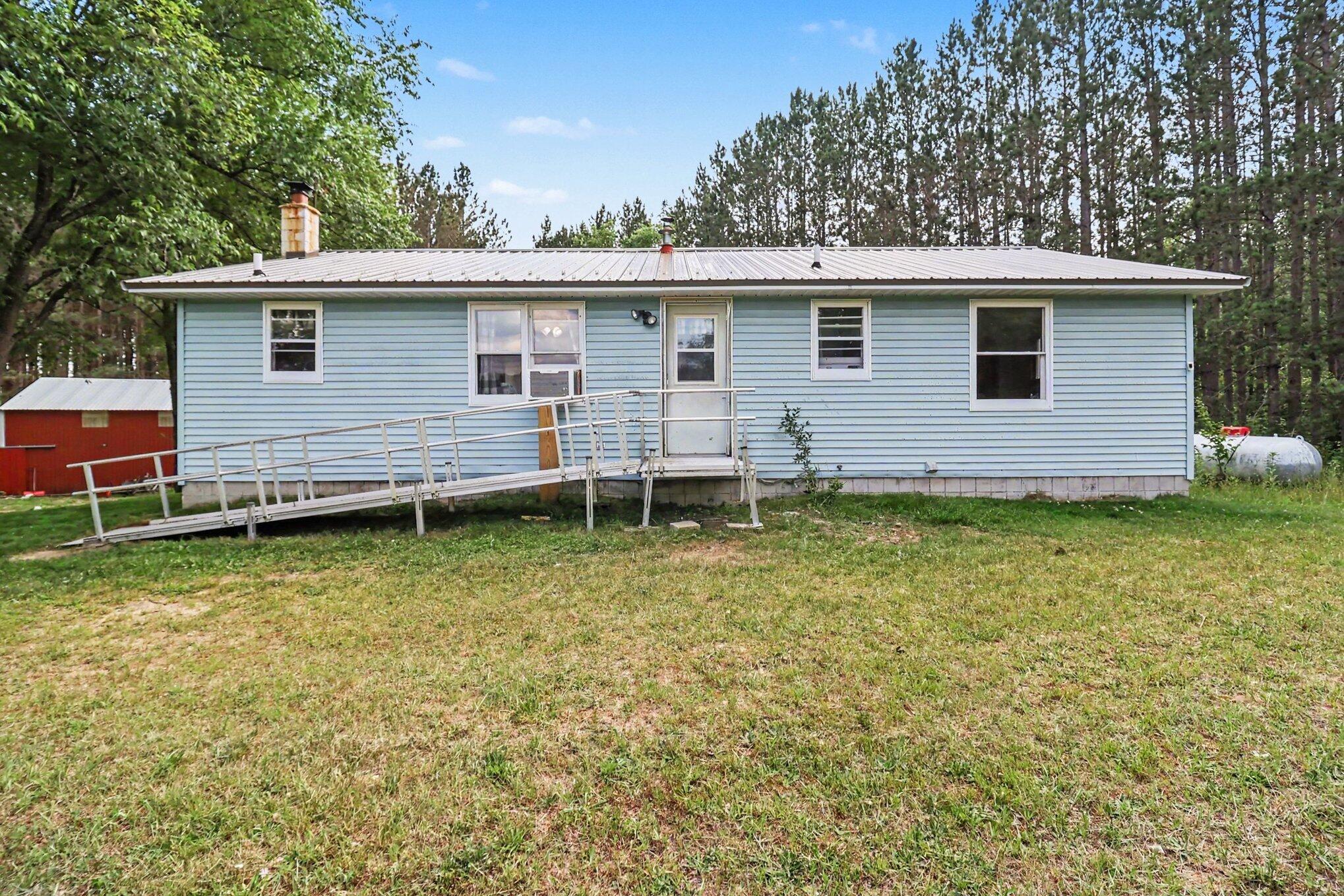 18833 Psutka Road Thompsonville, MI 49683 - Photo 4 of 28 4