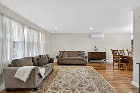 $799,000 | 567 Pearl Street, Oceanside, NY 11572
