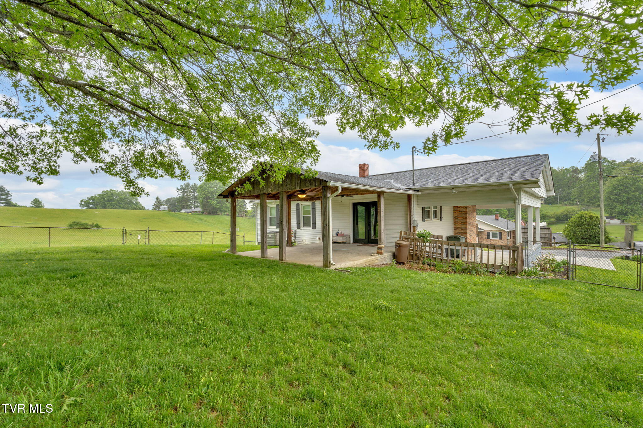 270 Ruth Street Southwest Abingdon, VA 24210 - Photo 23 of 31 28-web-or-mls-JH 20250503-085