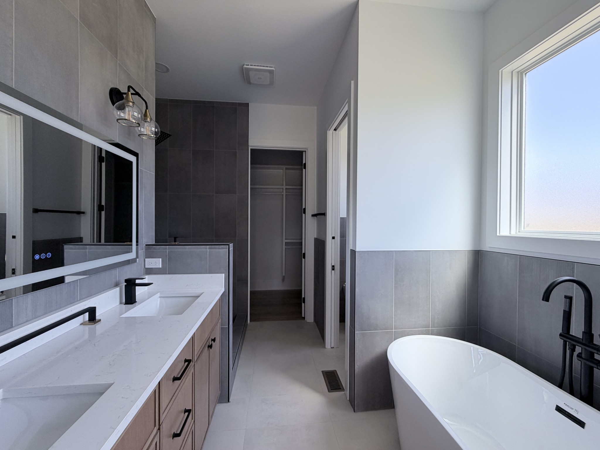 6447 Hopewell Road Springfield, TN 37172 - Photo 30 of 61 a bathroom with a sink a toilet a mirror and shower