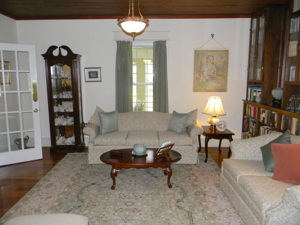 749 Timber Ridge Fincastle, VA 24090 - Photo 2 of 60 Living Room