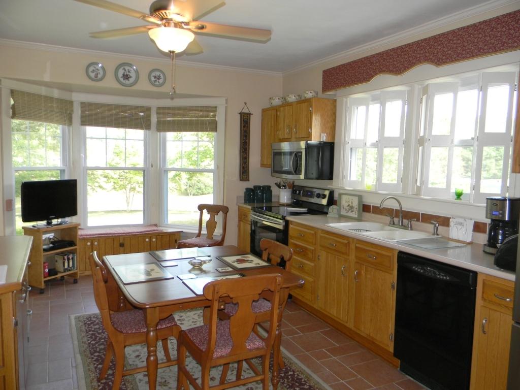 749 Timber Ridge Fincastle, VA 24090 - Photo 11 of 60 Kitchen