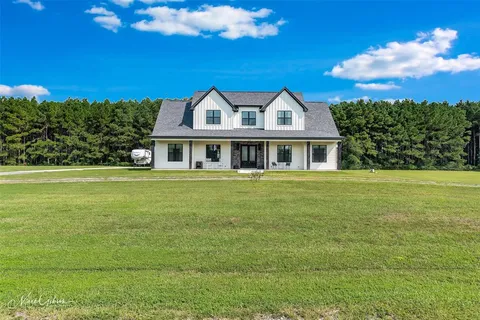 $584,900 | 539 BISHOP PVT Drive, Stonewall, LA 71078