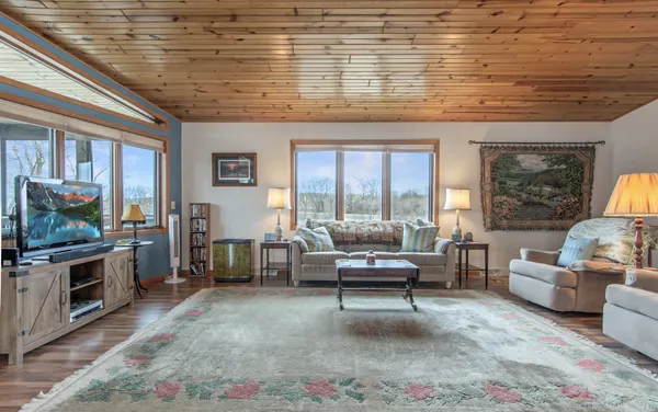 $459,500 | 27588 226th Street, Underwood, MN 56586