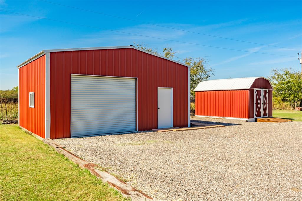 11306 Jennifer Circle Sanger, TX 76266 - Photo 3 of 24 a front view of house
