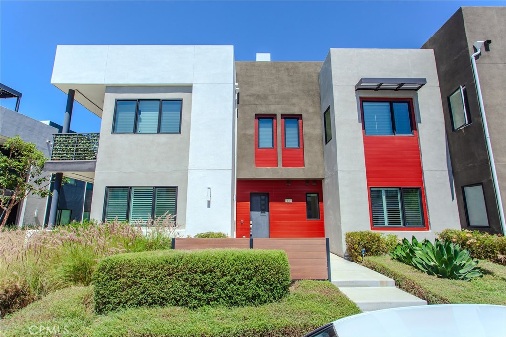 130 Waypoint Tustin, CA 92782 - Photo 1 of 19