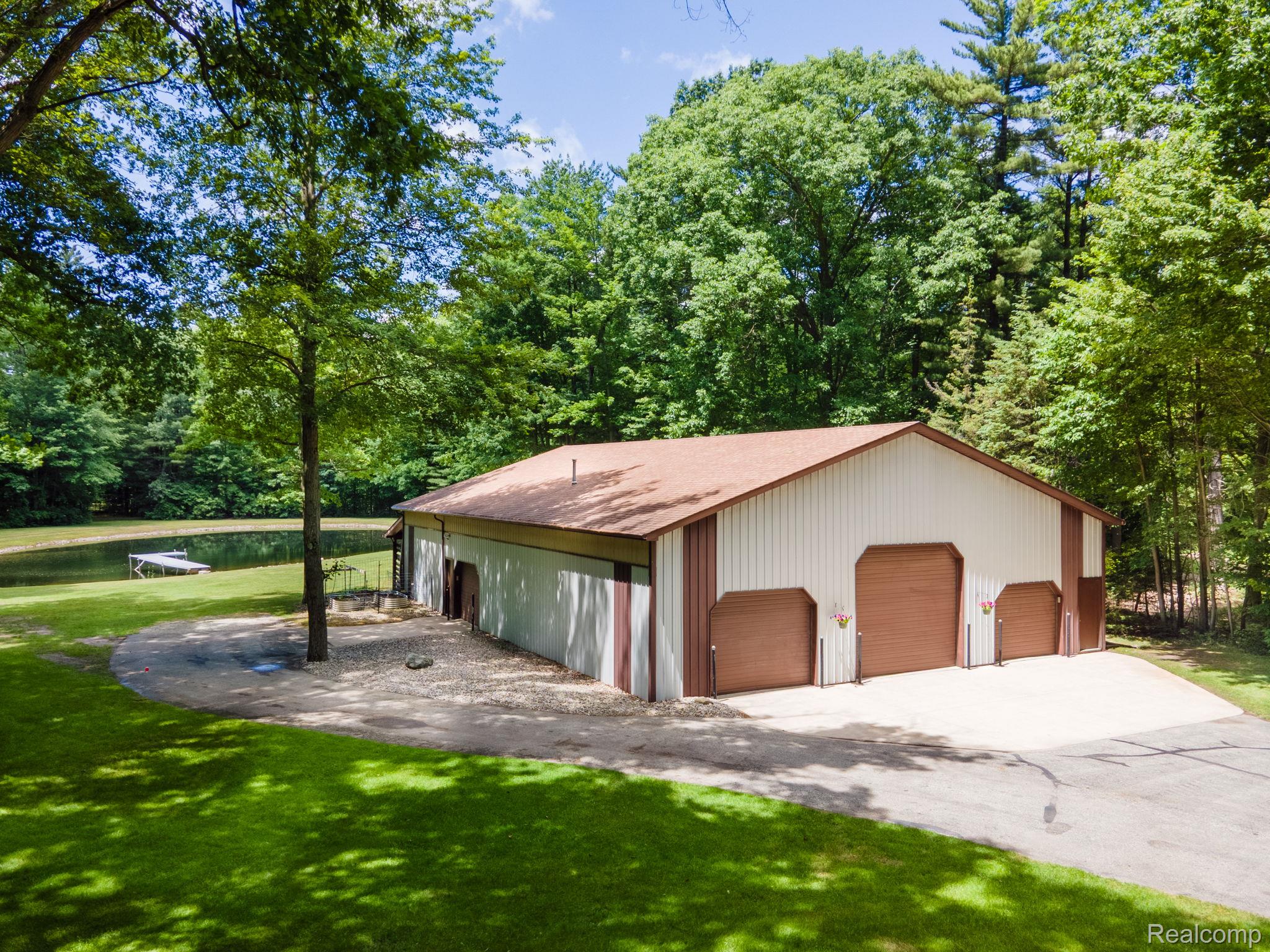 3121 Abbottsford Road North Street, MI 48049 - Photo 2 of 39 3121 Abbottsford Rd (34).jpg
