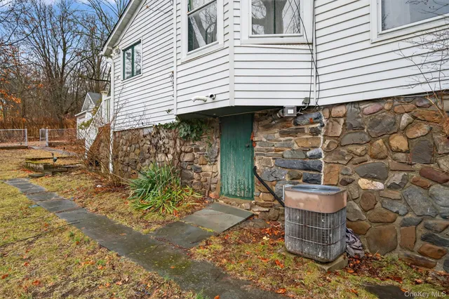 $449,000 | 36 Weygant Hill, Highland Mills, NY 10930