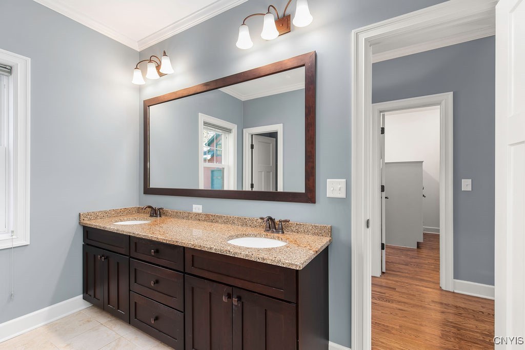 3830 Rippleton Road Cazenovia, NY 13035 - Photo 14 of 32 View into the hallway w/his/hers closet just beyon