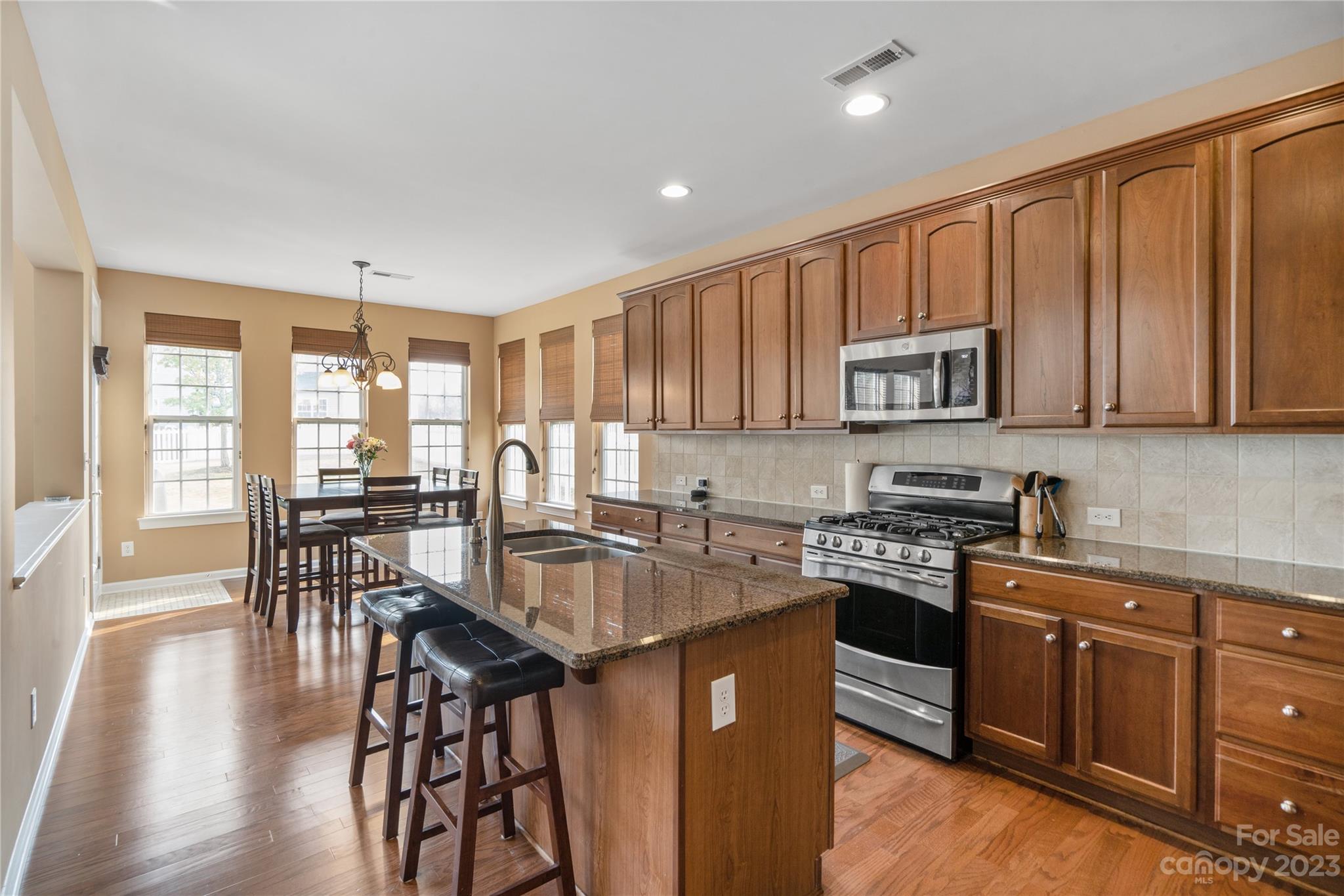 6412 Baltray Road Charlotte, NC 28278 - Photo 6 of 36 Gallery Image 6