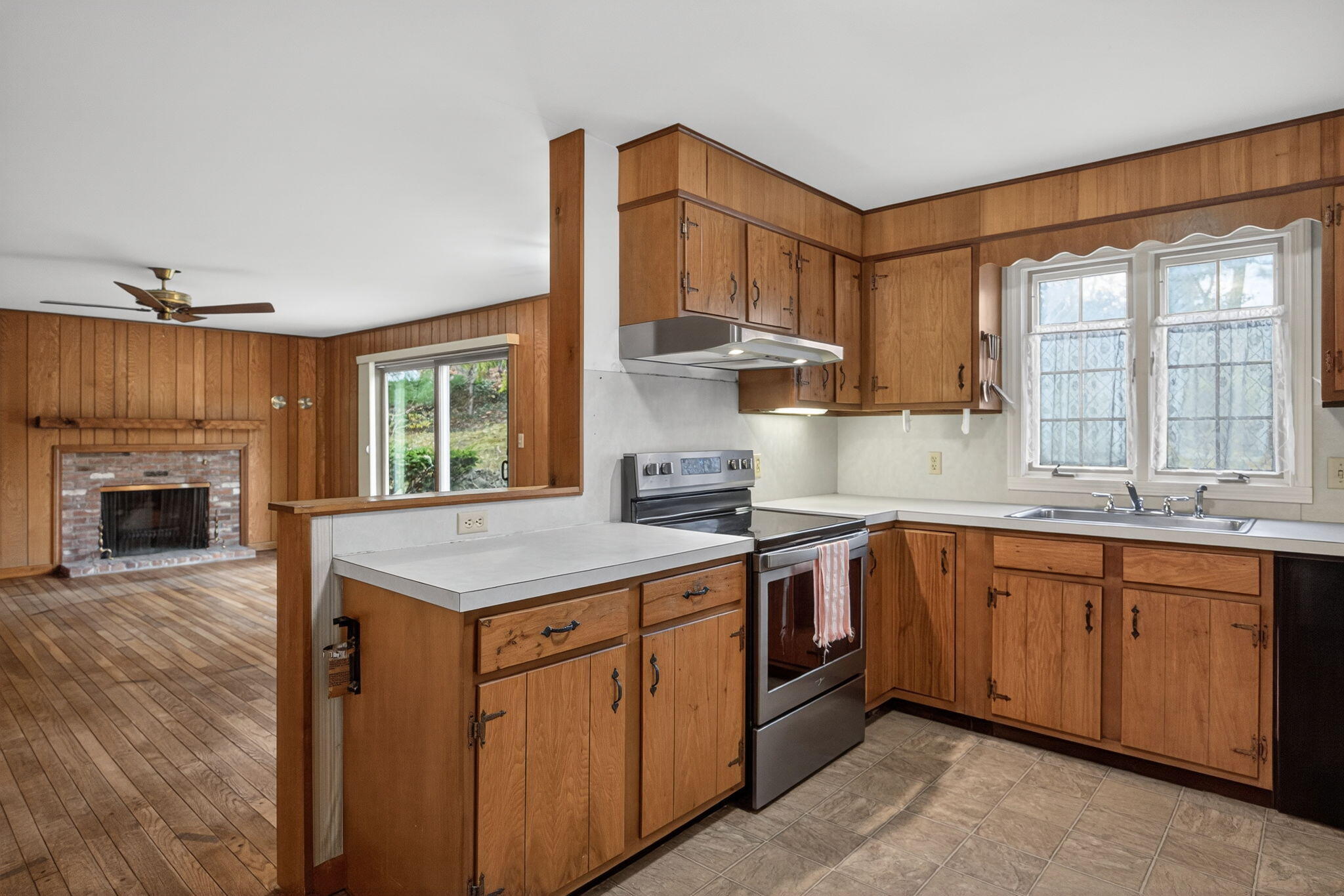 4 Nickerson Road Orleans, MA 02653 - Photo 16 of 32 Kitchen/Family Room