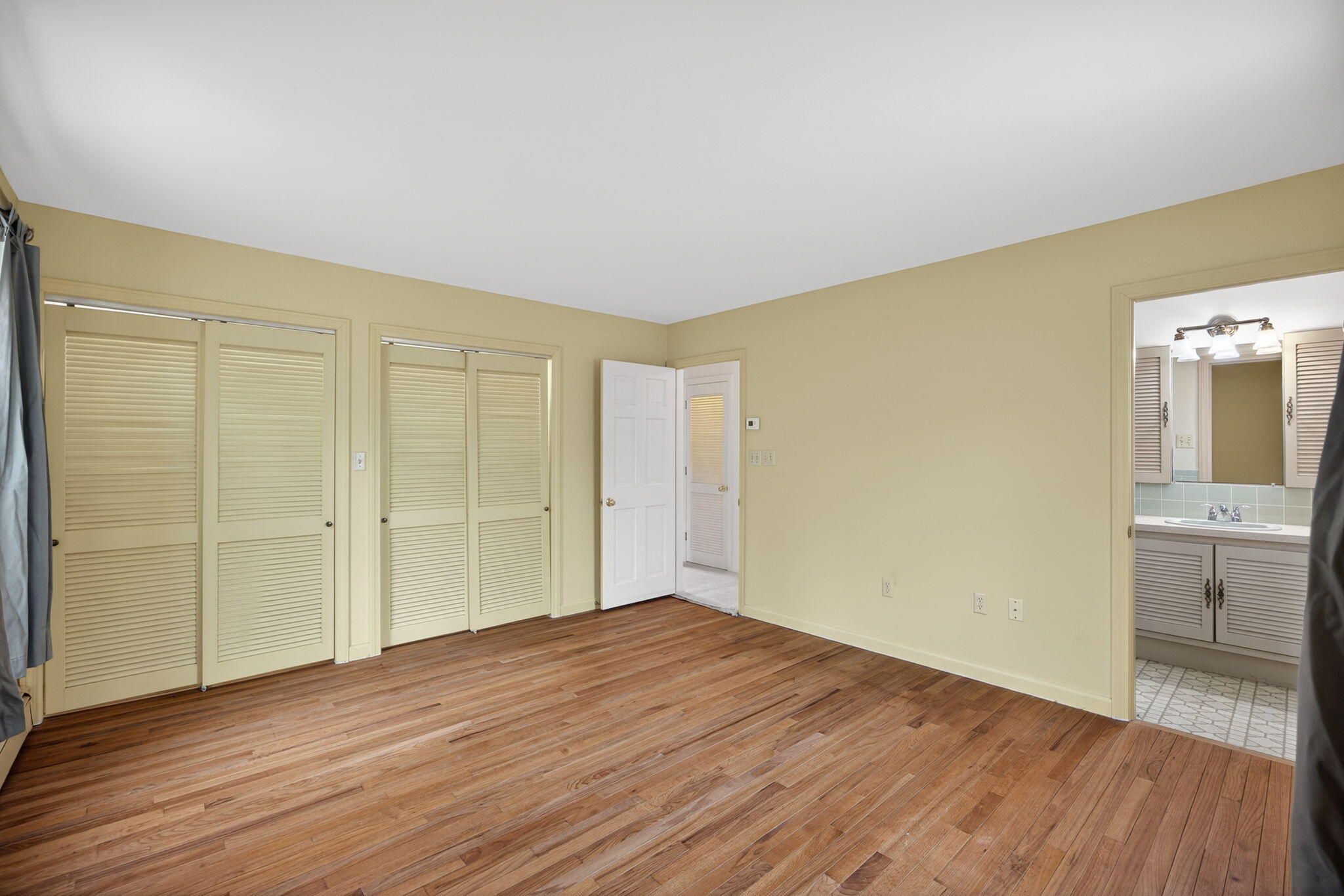 4 Nickerson Road Orleans, MA 02653 - Photo 23 of 32 Primary Bedroom