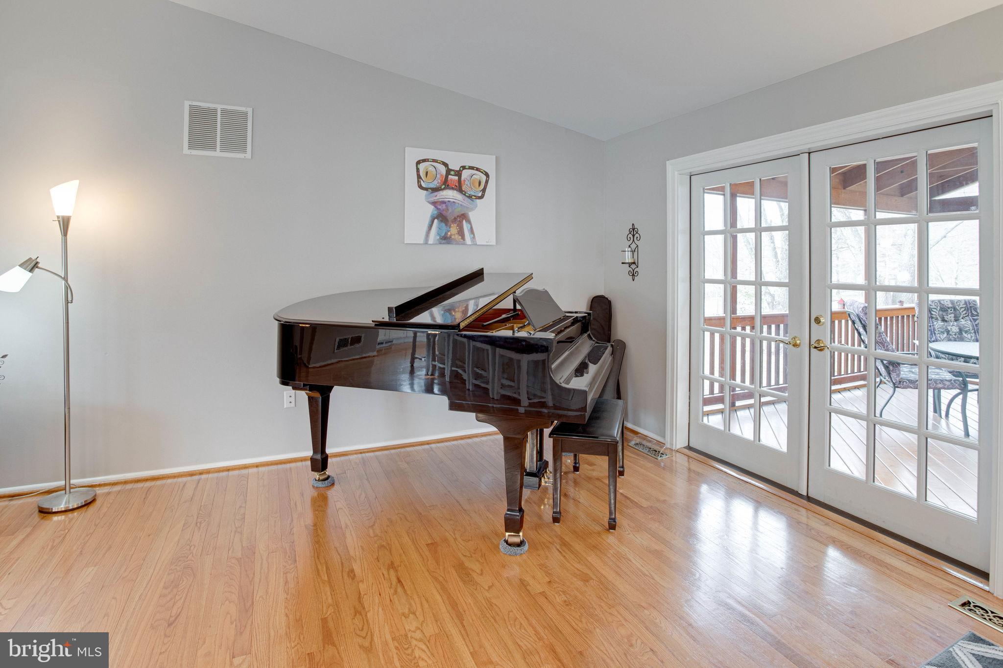 4301 Still Meadow Road Fairfax, VA 22032 - Photo 6 of 33 French Door in LR opens to screened porch