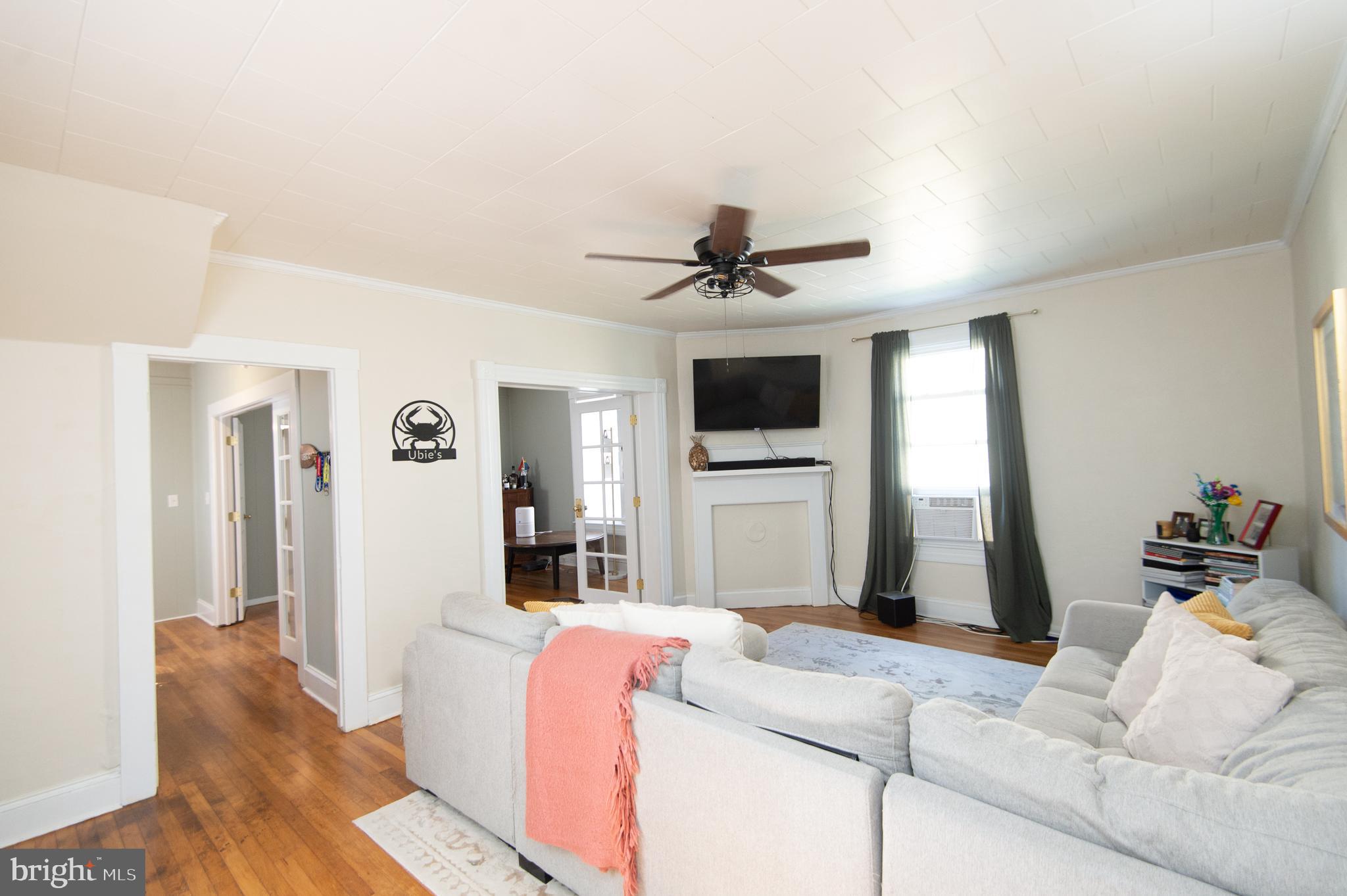 112 West End Avenue Cambridge, MD 21613 - Photo 15 of 35 living room