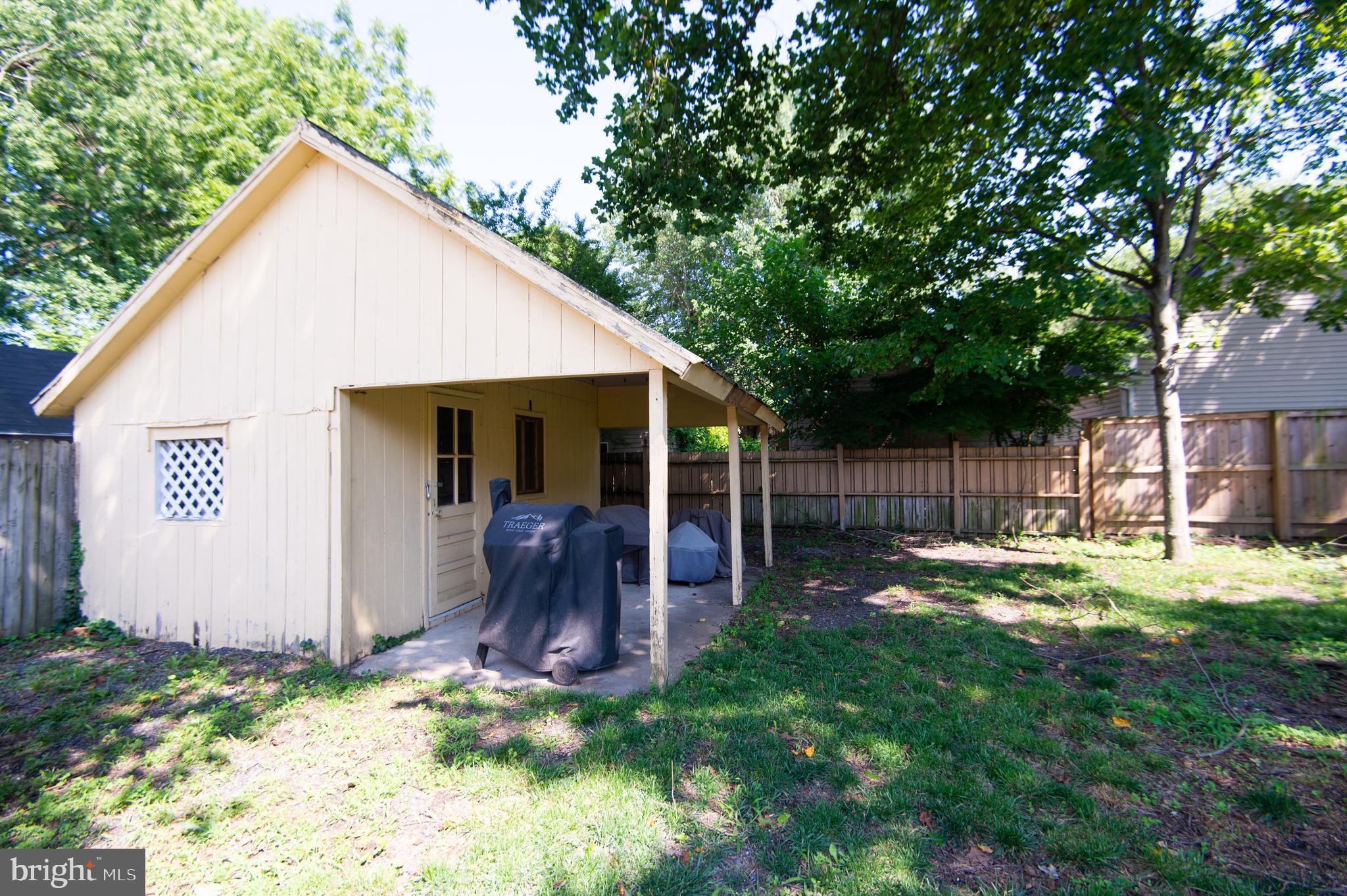 112 West End Avenue Cambridge, MD 21613 - Photo 5 of 35 shed