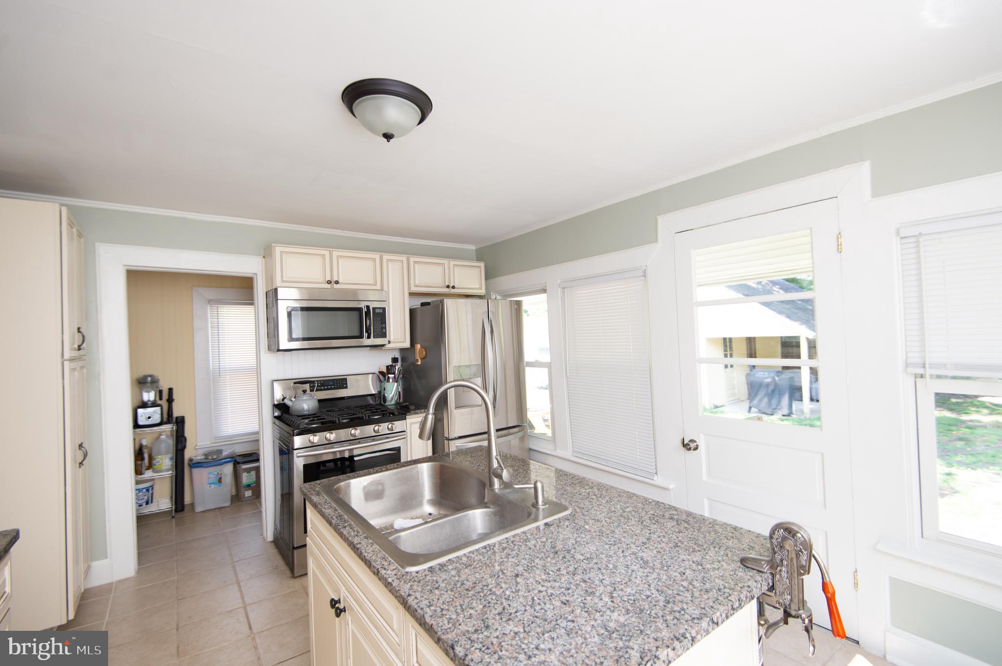 112 West End Avenue Cambridge, MD 21613 - Photo 8 of 35