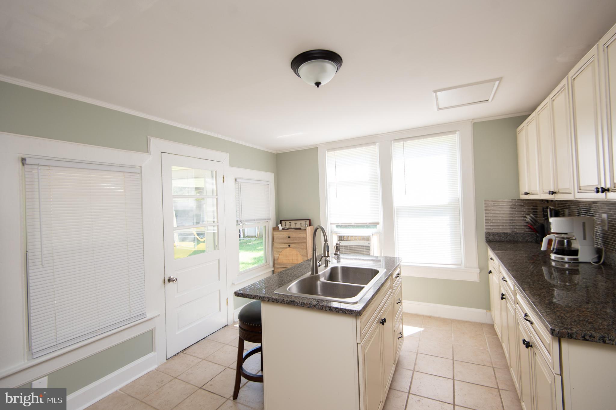 112 West End Avenue Cambridge, MD 21613 - Photo 9 of 35
