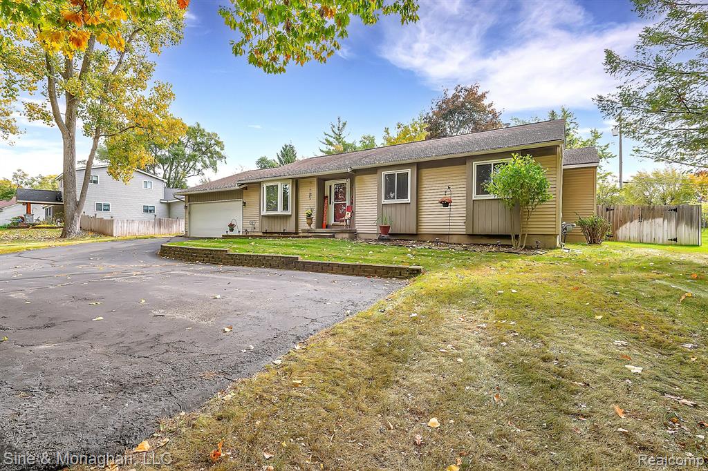 3492 Yarney Road Waterford, MI 48329 - Photo 3 of 35