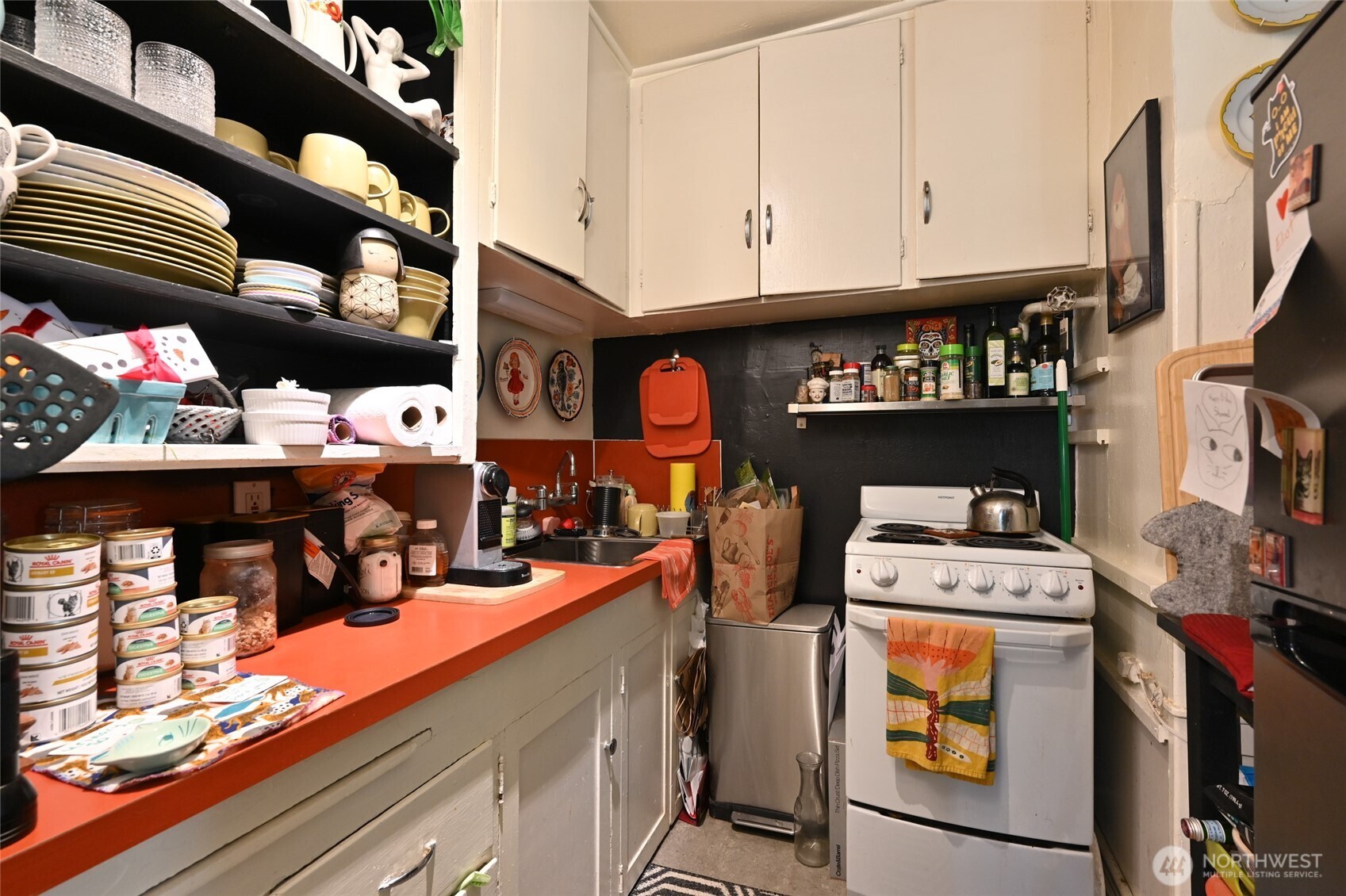 1425 East Prospect Street, Unit 110 Seattle, WA 98112 - Photo 23 of 40 a view of store