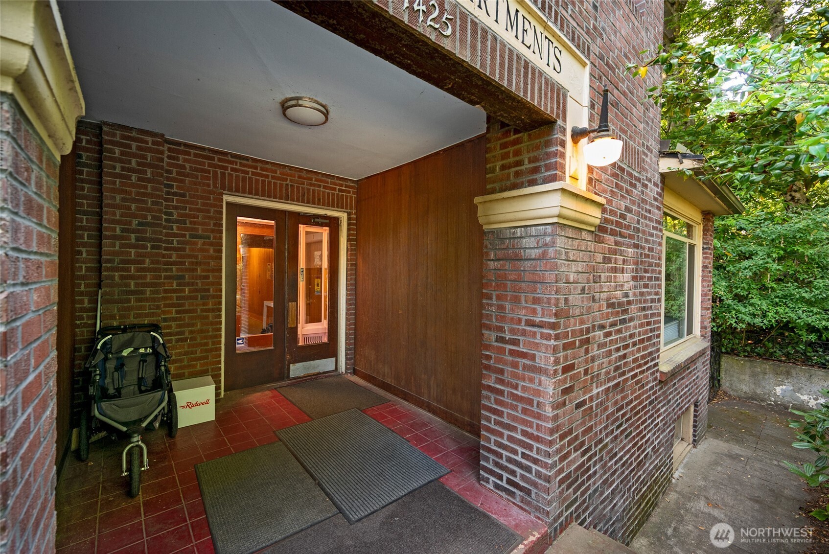 1425 East Prospect Street, Unit 110 Seattle, WA 98112 - Photo 3 of 40 a view of entryway door