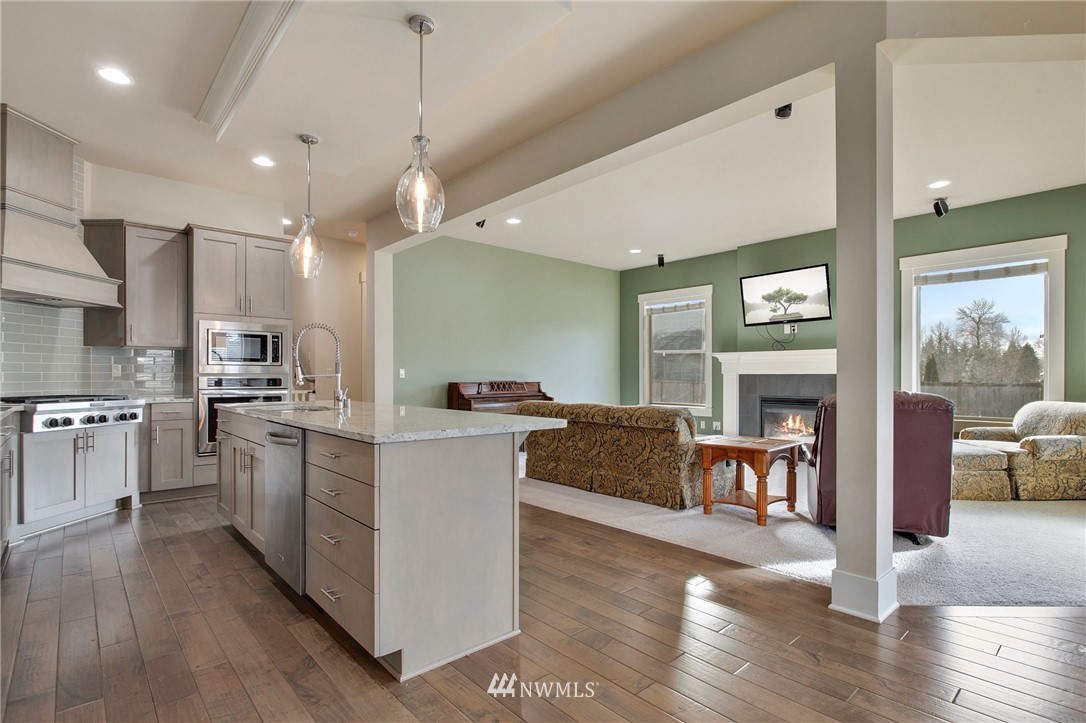 13905 174th Terrace Southeast Renton, WA 98059 - Photo 3 of 37