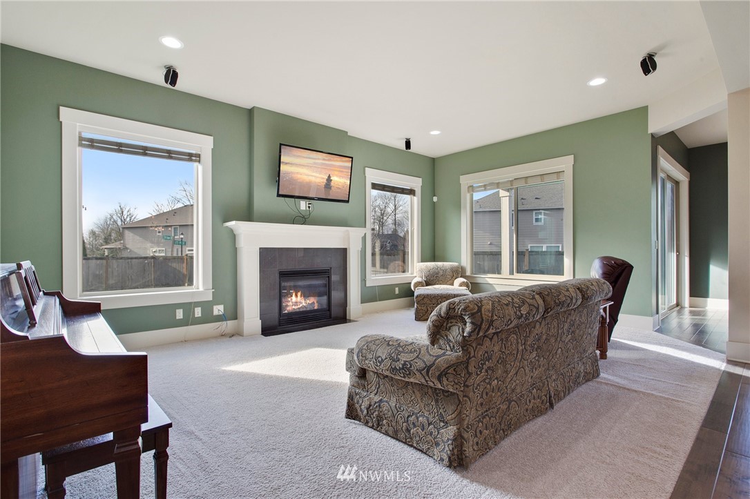 13905 174th Terrace Southeast Renton, WA 98059 - Photo 4 of 37