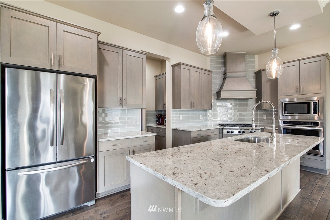 13905 174th Terrace Southeast Renton, WA 98059 - Photo 7 of 37