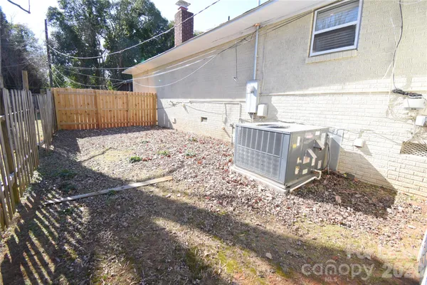 $3,995 | 4201 University Drive, Charlotte, NC 28209