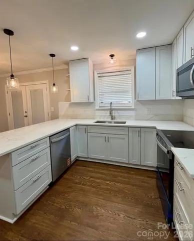 $3,995 | 4201 University Drive, Charlotte, NC 28209