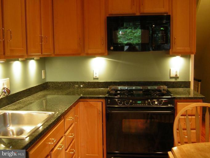 19 7th Street Northeast Washington, DC 20002 - Photo 13 of 30 Kitchen #2