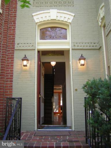 19 7th Street Northeast Washington, DC 20002 - Photo 3 of 30 Porch