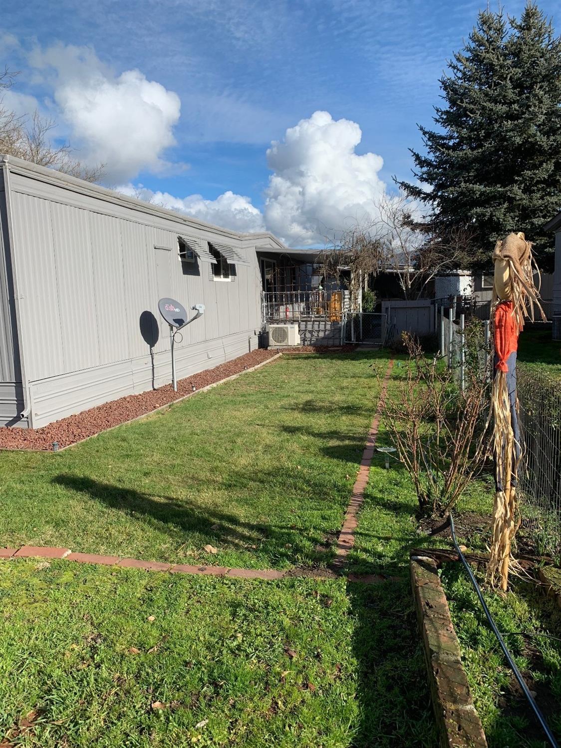 2421 Southwest Webster Road Grants Pass, OR 97526 - Photo 20 of 21 Side yard