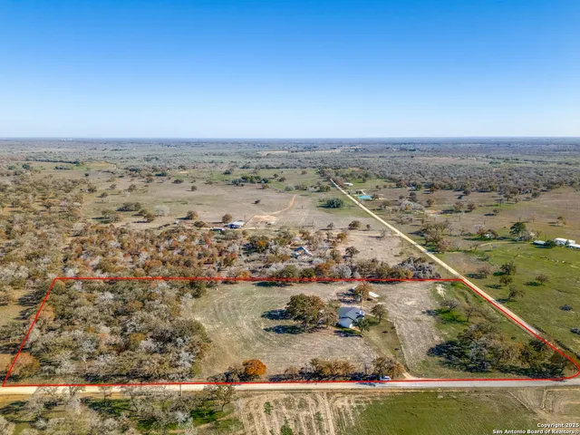 $575,000 | 1646 County Road 438, Nixon, TX 78140