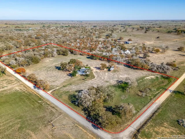 $575,000 | 1646 County Road 438, Nixon, TX 78140