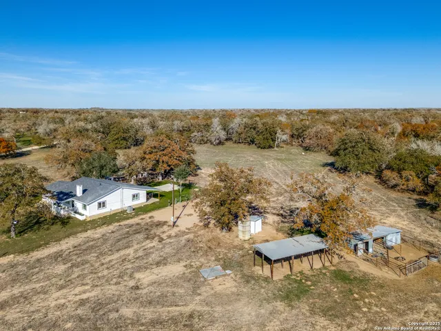 $575,000 | 1646 County Road 438, Nixon, TX 78140