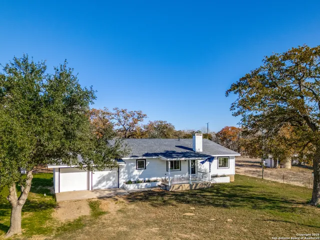 $575,000 | 1646 County Road 438, Nixon, TX 78140