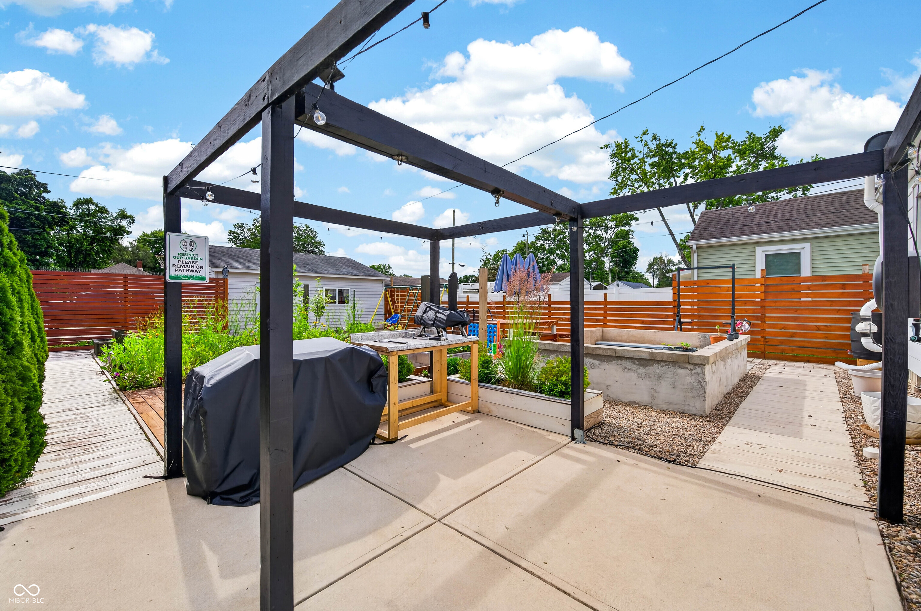 2327 Gilmore Street Columbus, IN 47201 - Photo 42 of 54