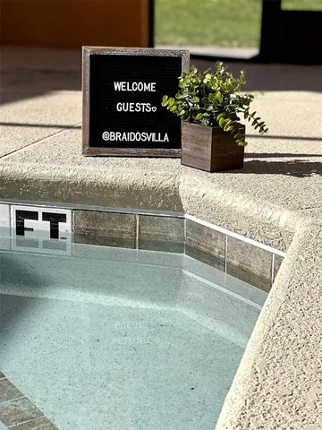 a view of outdoor space