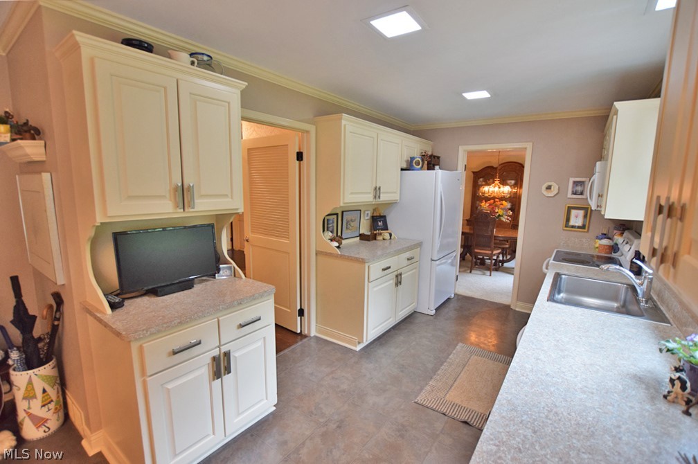 38194 Dodds Hill Road Willoughby, OH 44094 - Photo 9 of 19